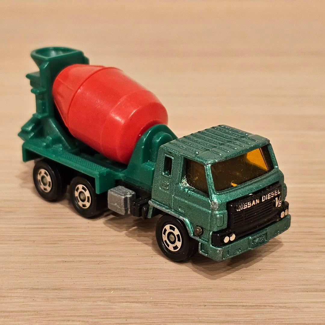 トミカ】No.53 日産 ディーゼル ミキサー車 はたらくトミカ2 日本製