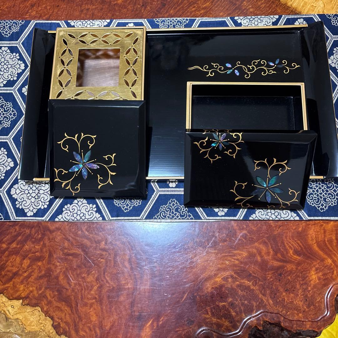 漆塗り巻煙草入れ、小物入れ金箔装飾