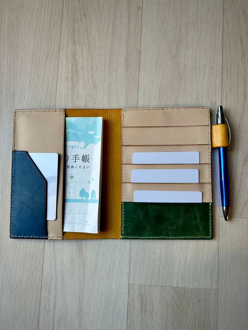 ♡yukiko♡｜お薬手帳ケース 本革 手縫い（オーダー品）
