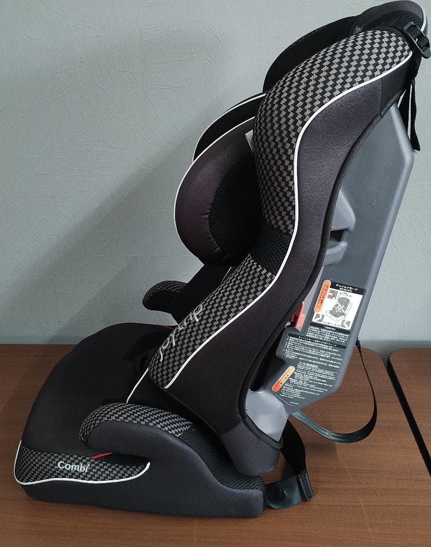 美品　コンビ 　ジュニアシート　ジョイトリップ 　エッグショック1才頃~11才頃