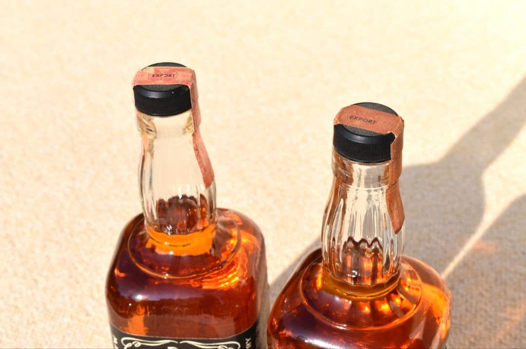 □ ジャックダニエル 旧ボトル 赤紙封印 750ml 瓶底82 84 □