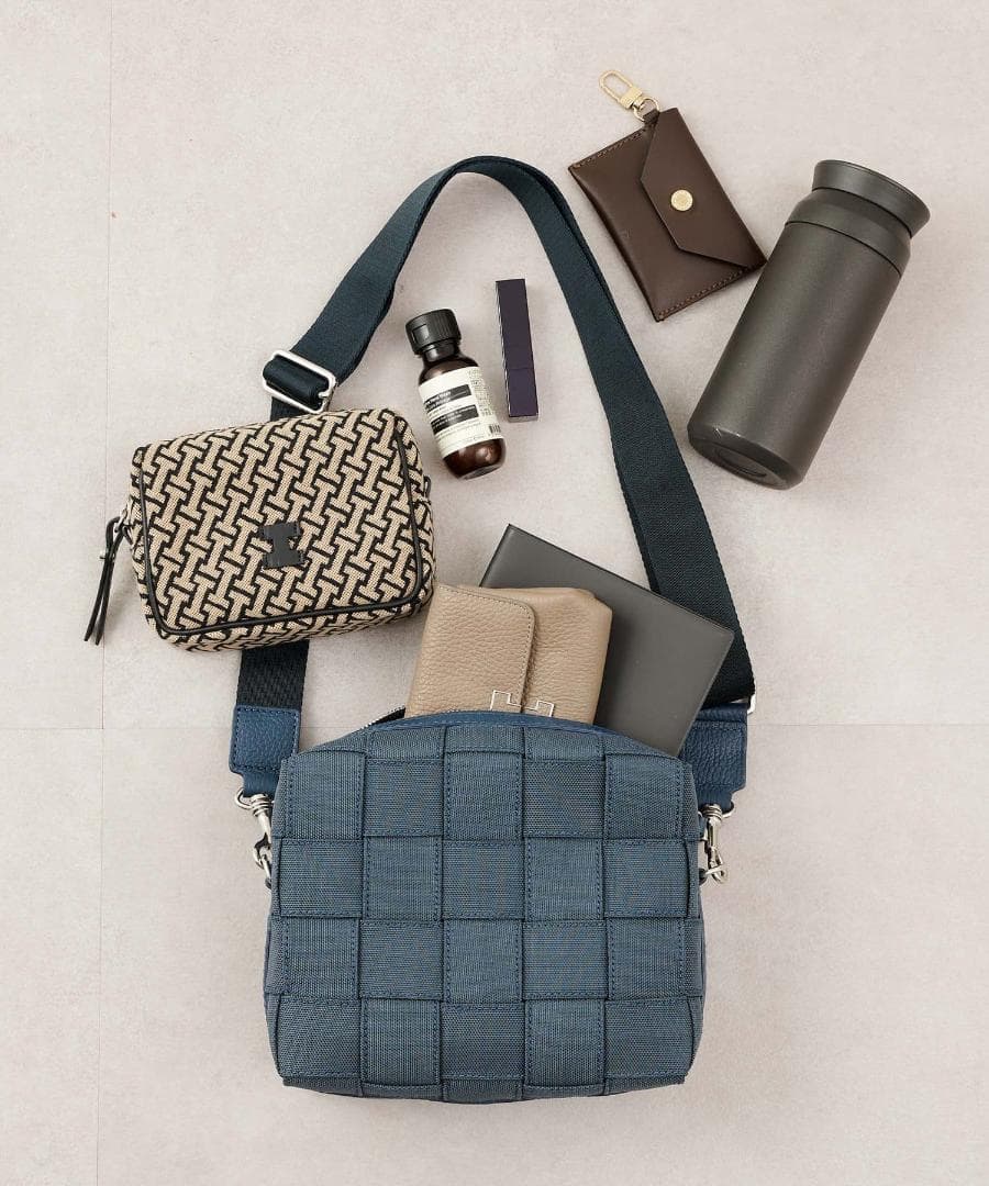 IACUCCI ショルダーバッグ ベルタ CORDURA Sサイズ ネイビー