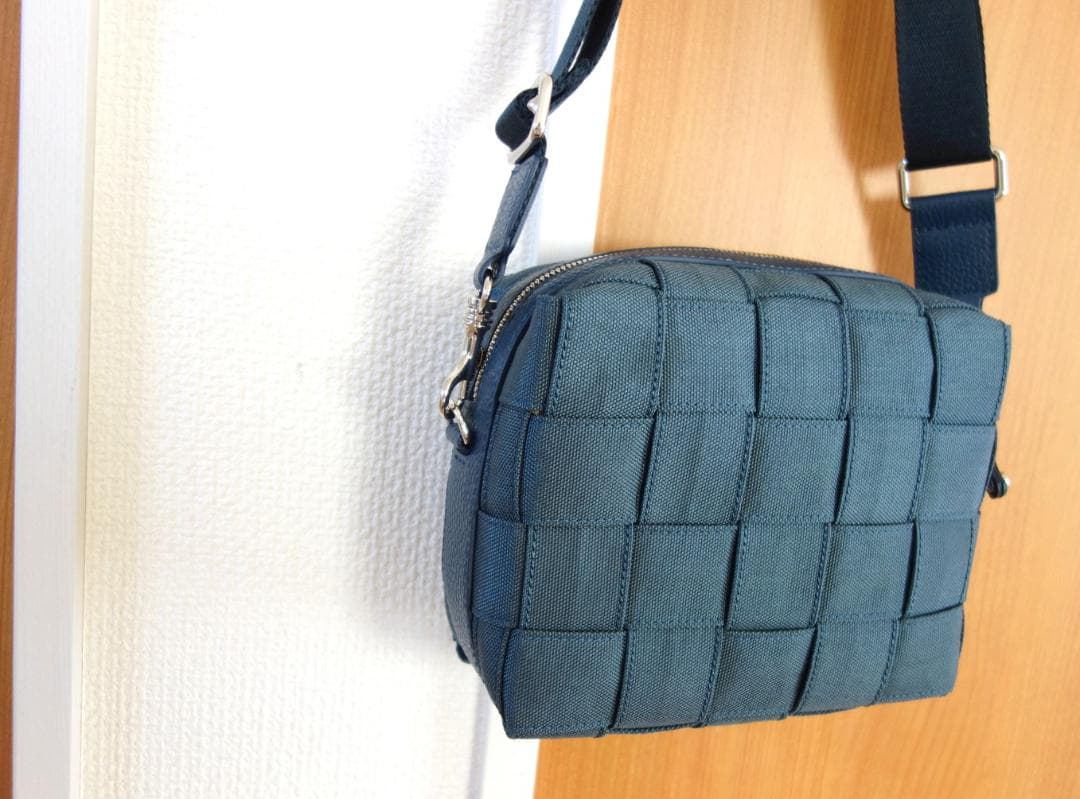 IACUCCI ショルダーバッグ ベルタ CORDURA Sサイズ ネイビー