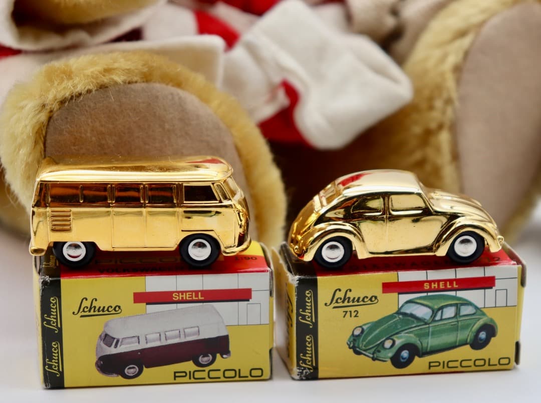 SCHUCO サンタクロース テディベア32cm ピッコロ2台付きの通販はau