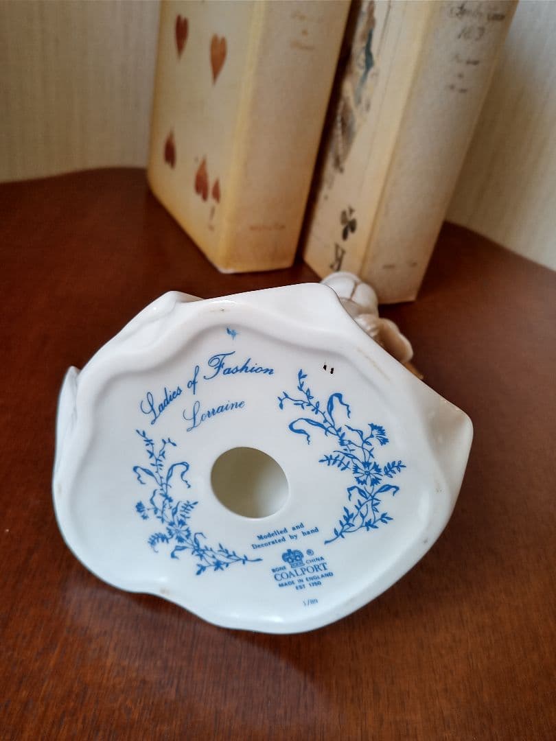 コールポートフィギュリン　白いドレス