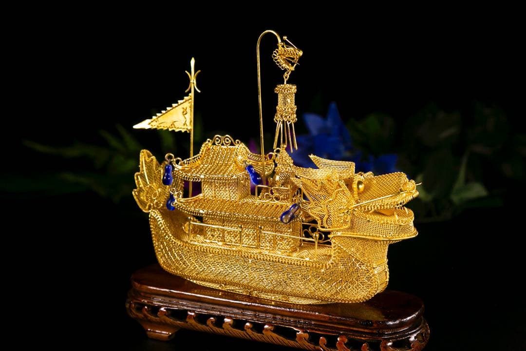 【中国工芸品】鍍金絹龍船置物　波紋台付