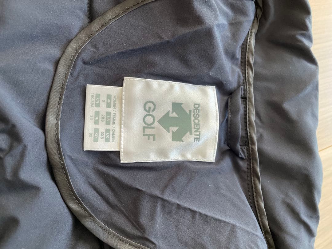 ☆未使用 DESCENTE レディース中綿ダウンジャケット S DGWQJK03