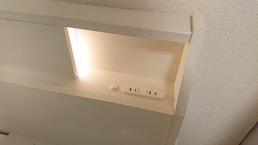 ニトリ ベッド フレーム アザン3 深型 ライト コンセント 収納付き ホワイト