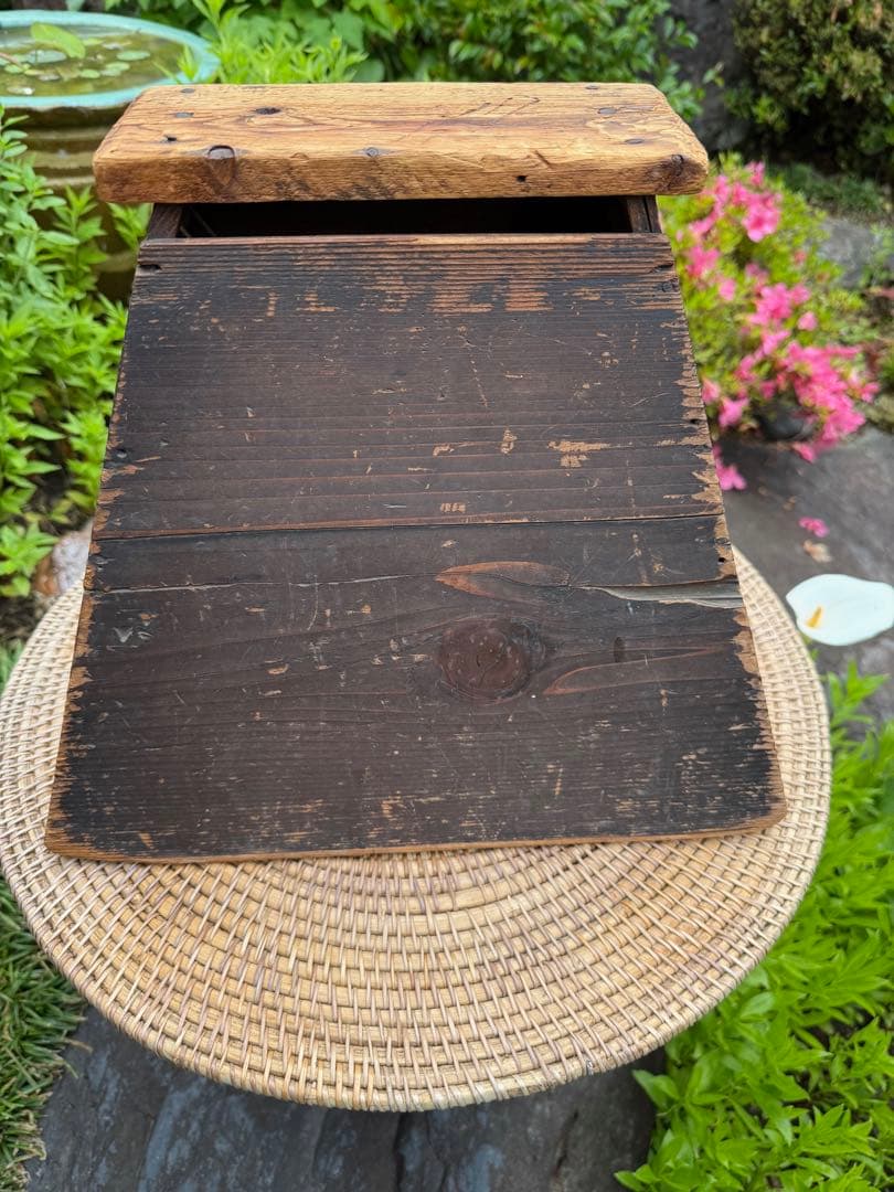 ヴィンテージ 木製三角形スツール 踏み台 脚立 中央穴あり