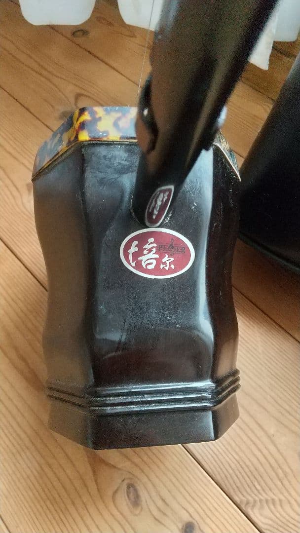 ニ胡　民族古楽器 ソフトケースと音程表示装置、替えの弓、内弦、外弦付き