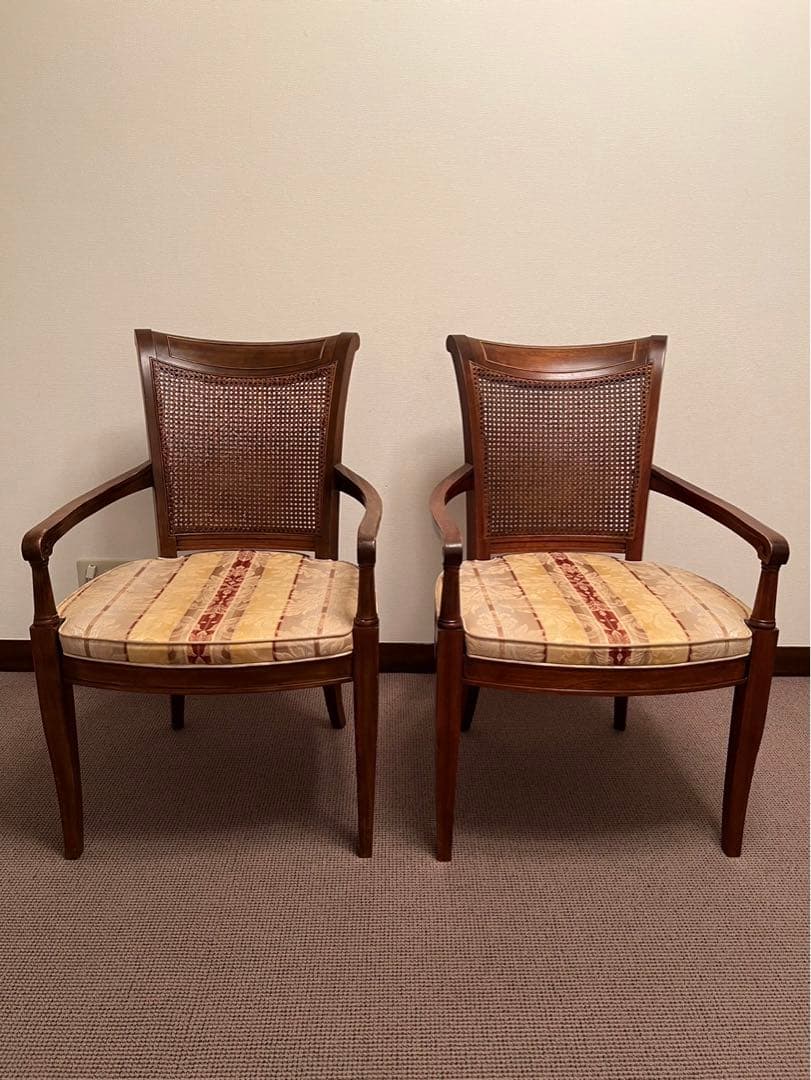 ドレクセル ヘリテイジ ダイニングチェア イズヤオンライン