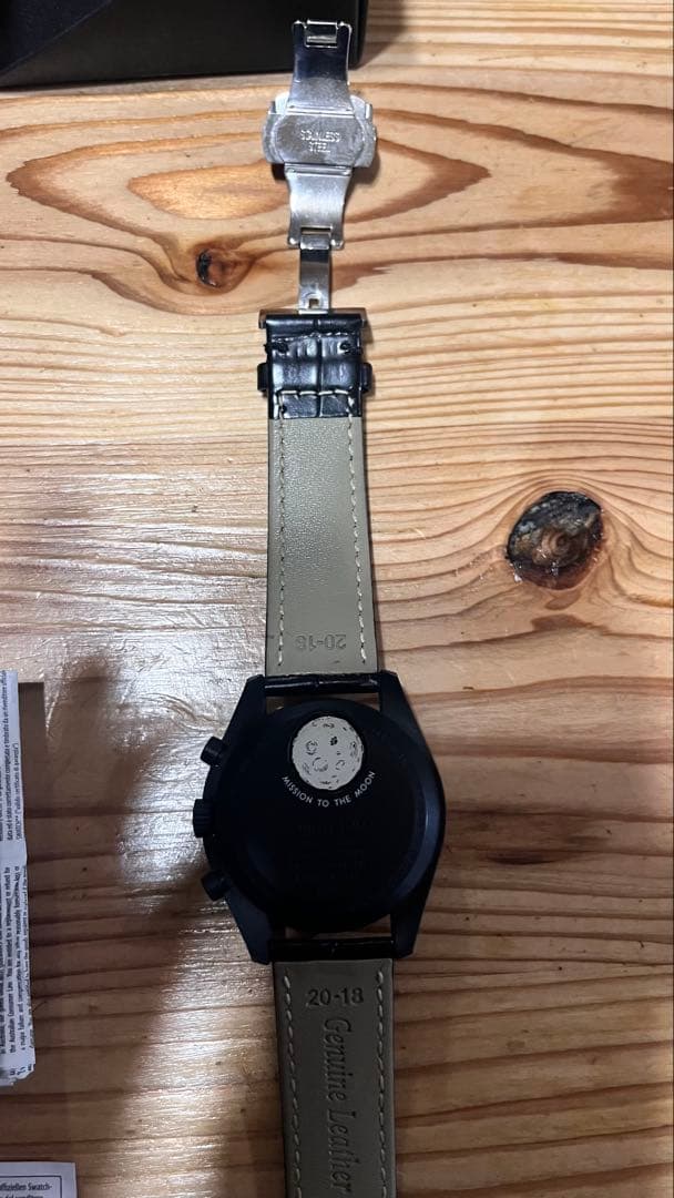 OMEGA × SWATCH Snoopy MOONSWATCH