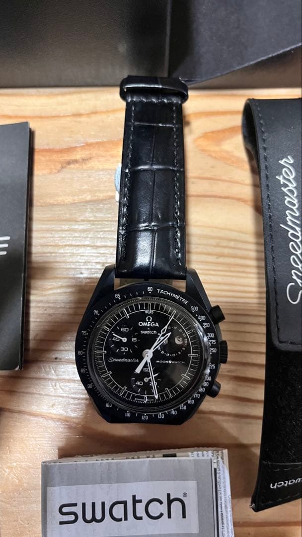 OMEGA × SWATCH Snoopy MOONSWATCH