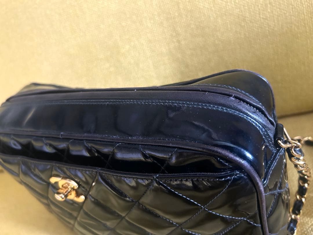 CHANEL ブラック パテントレザー チェーンショルダーバッグ ヴィンテージ