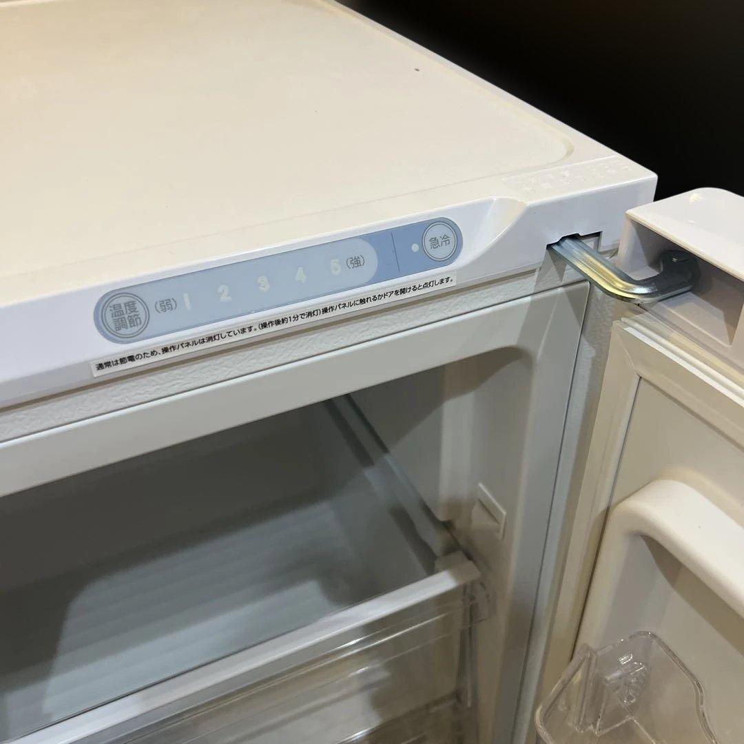 ほぼ新品/アイリスオーヤマ冷凍庫/119L 自動霜取り/省エネ/スリム