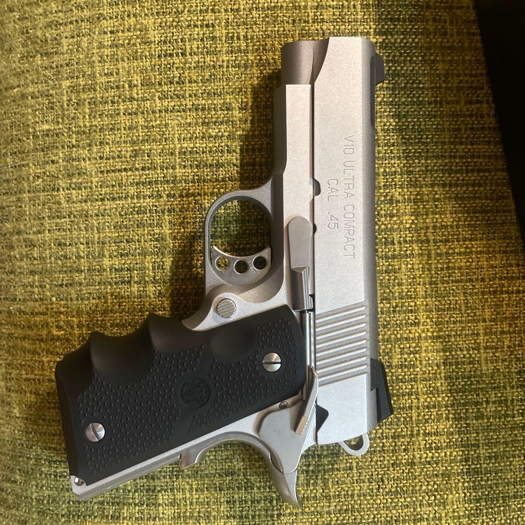 極美品　東京マルイV10 Ultra Compact ガスガン