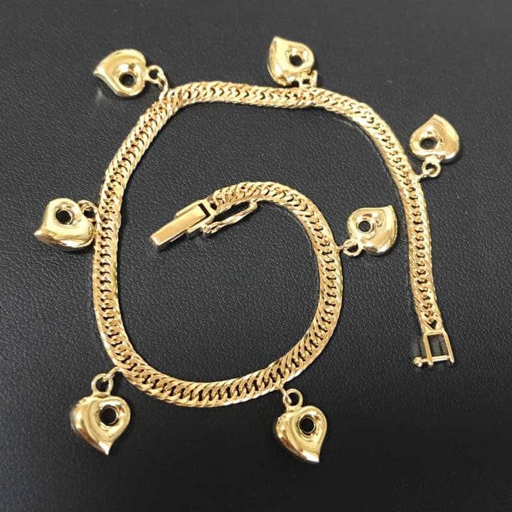 K18 YG 喜平8面トリプルハートチャーム付きブレスレット