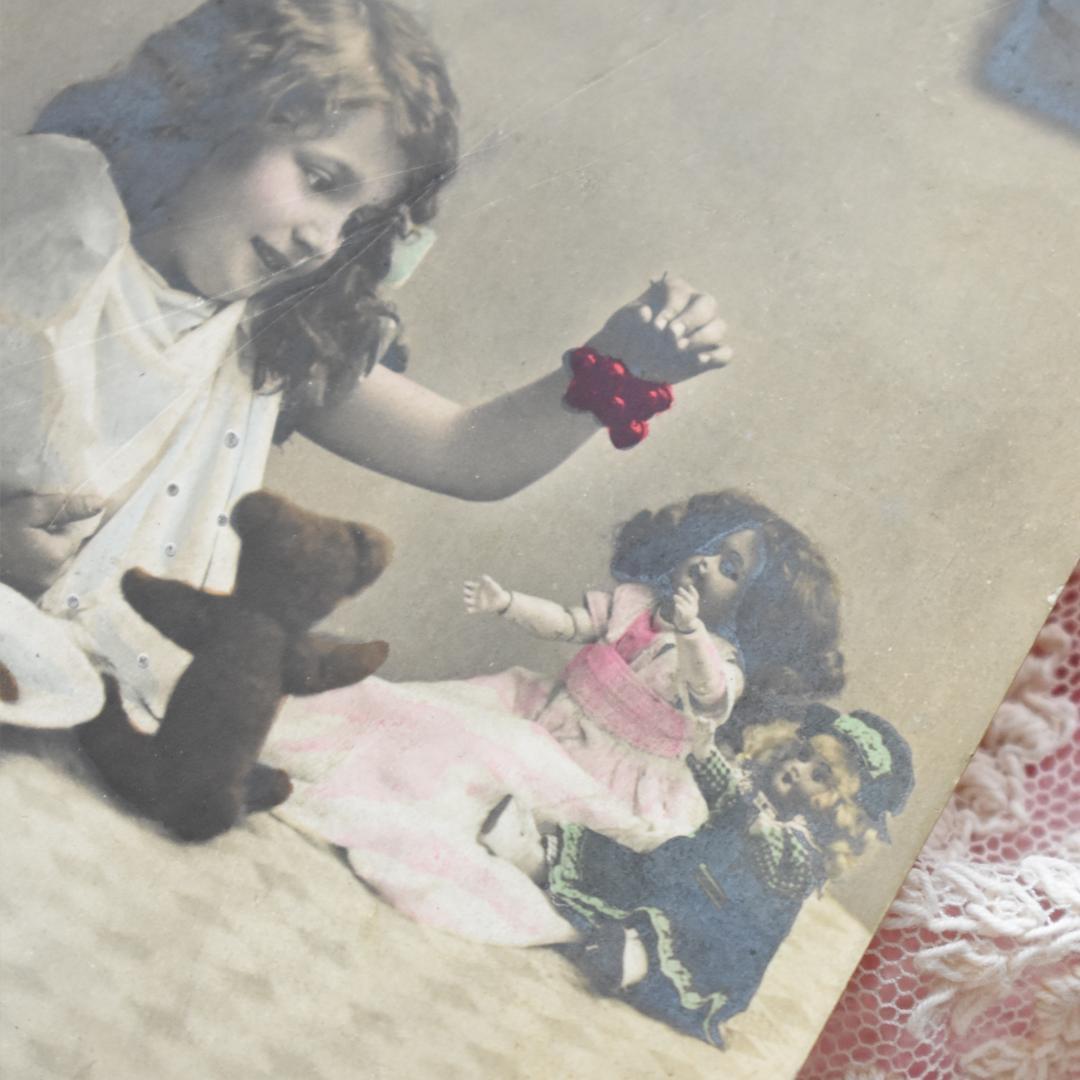 アンティークポストカード　少女とベアとお人形のディナータイム