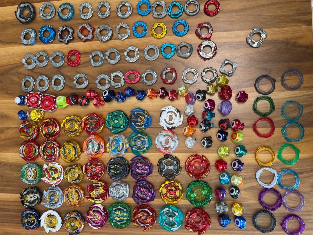 ベイブレードバースト まとめ 引退 ランチャー スタジアム ゴールド