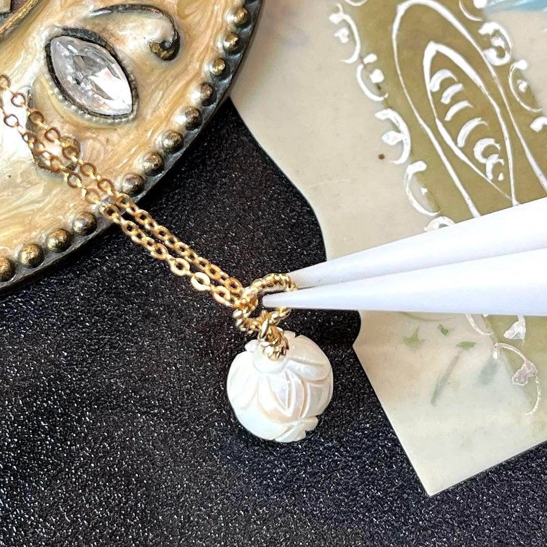 COCO＊＊様✴︎白蝶真珠カービングネックレスTOP&デンドリックアゲート