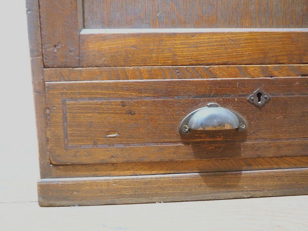 1275 アンティーク ケンドン扉の収納棚 展示台 ケース 古家具 レトロ 金具