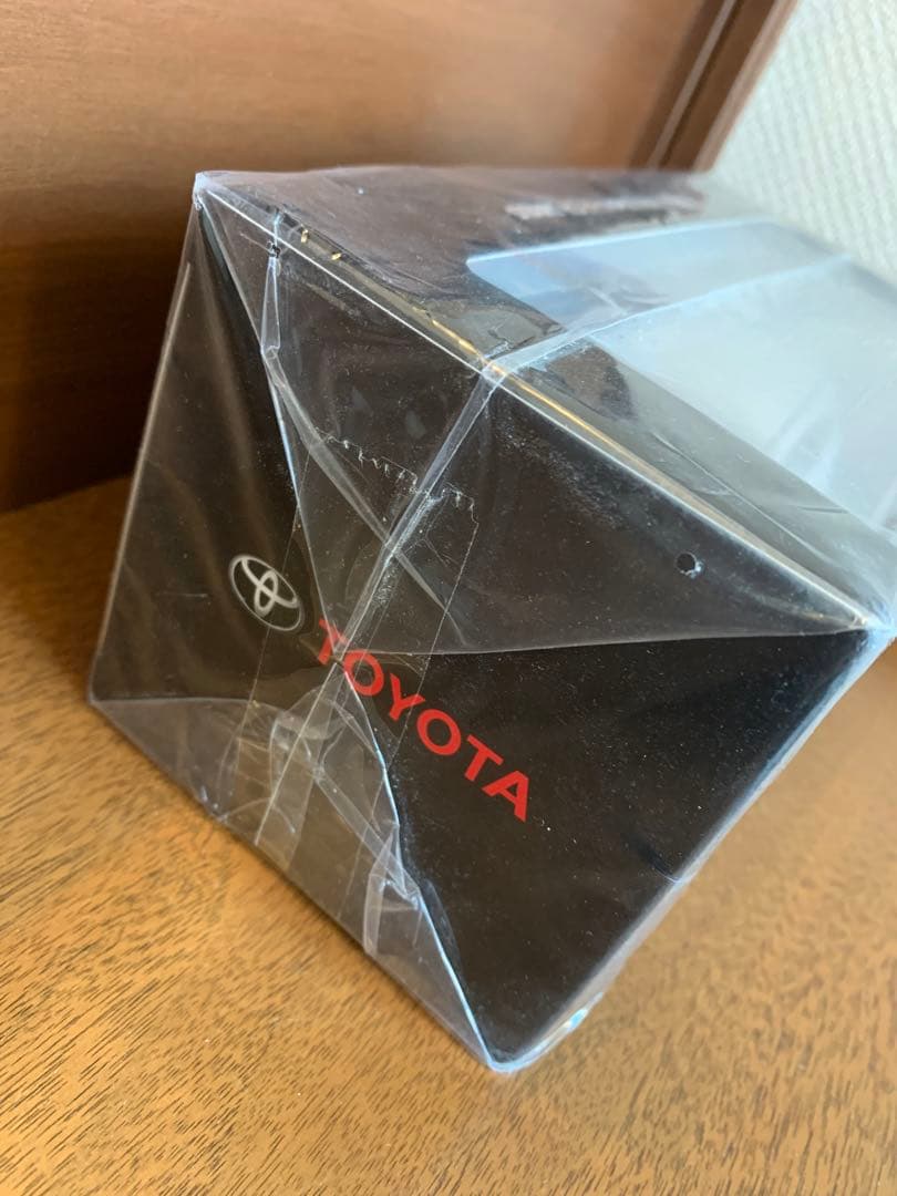 トヨタ TOYOTA ミニカー ハリアー1/30スケール　ダイキャスト製　非売品