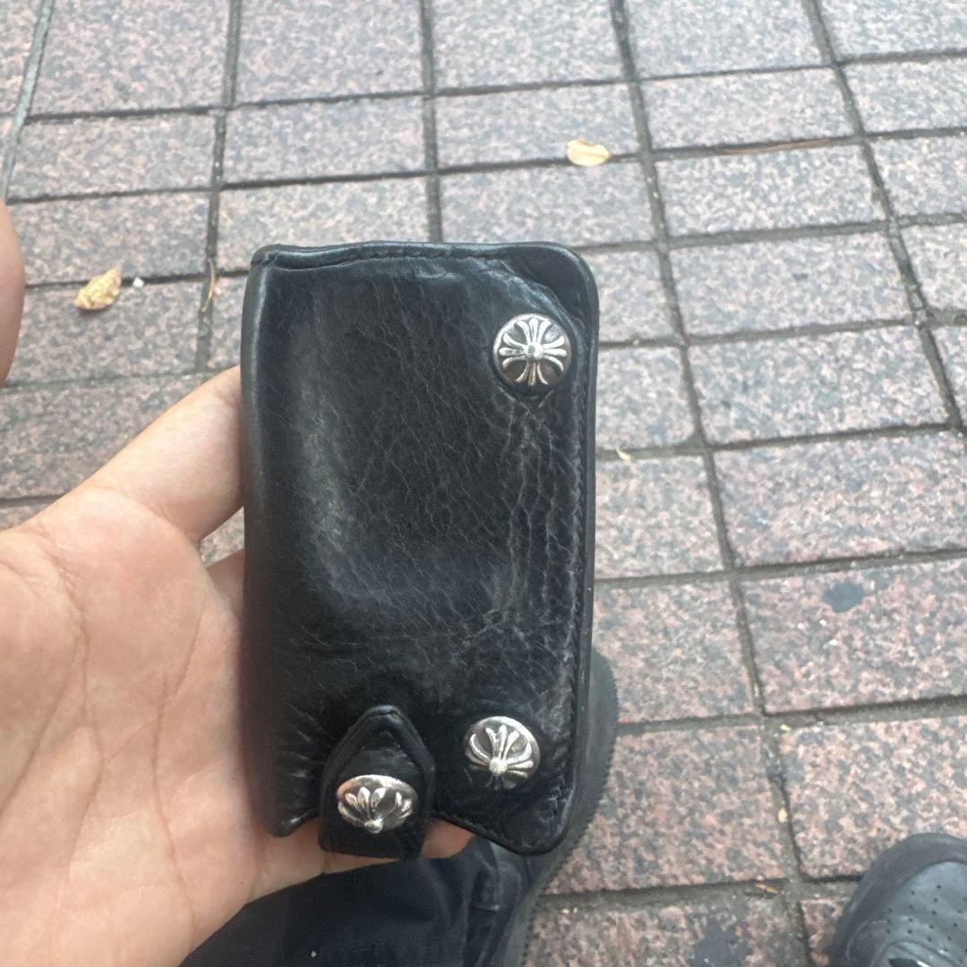 黒いレザーキーケース スナップボタン付き