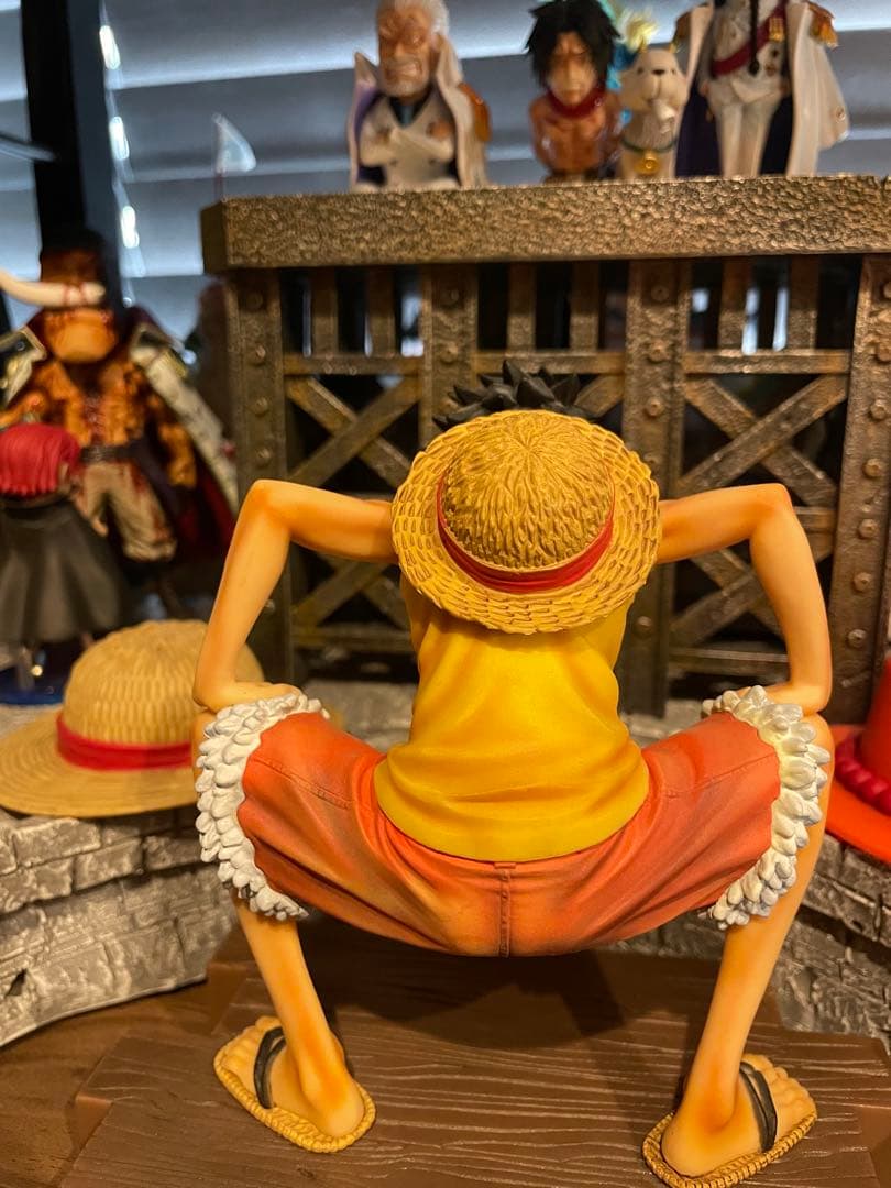 ワンピースフィギュア　頂上決戦ルフィ　　　白髭海賊団との共闘　送料無料