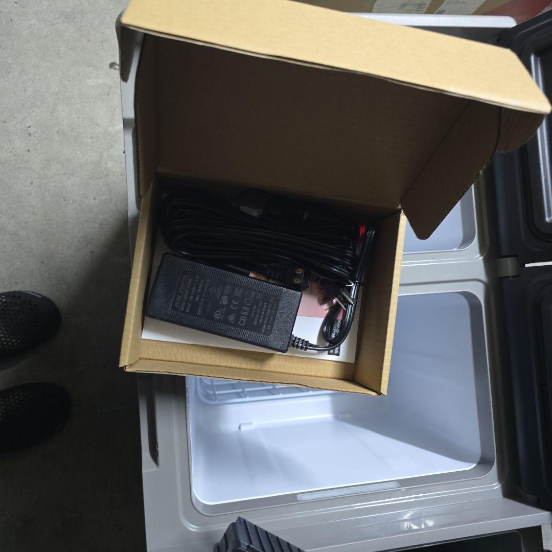 新品/未使用 SAMONIC ポータブル冷蔵庫 55L バッテリー付 車載冷蔵庫