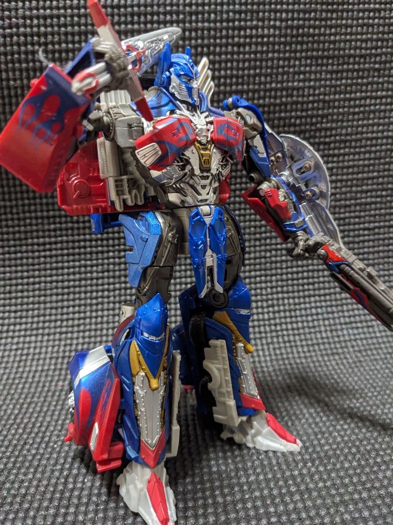 SDCC2017限定　 オプティマスプライム　中古品　追加武装+おまけ付き