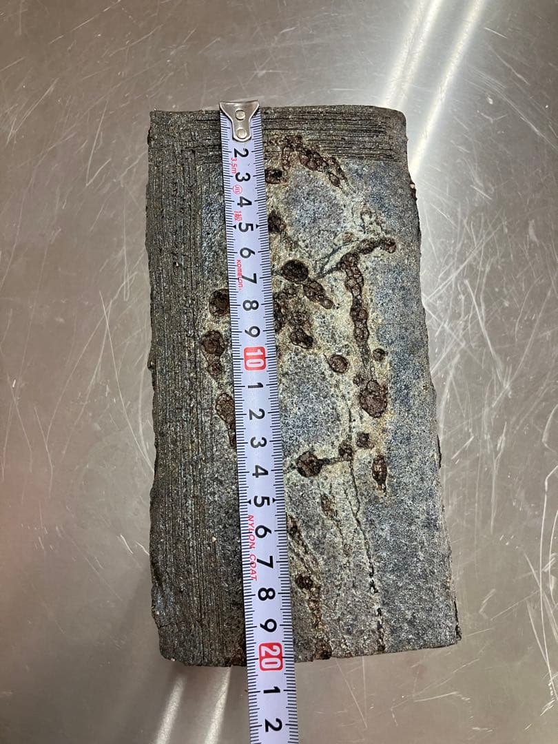 陶器 信楽焼 銀彩の脚付き台 炭化窯変 手作り一品物 お洒落 高級