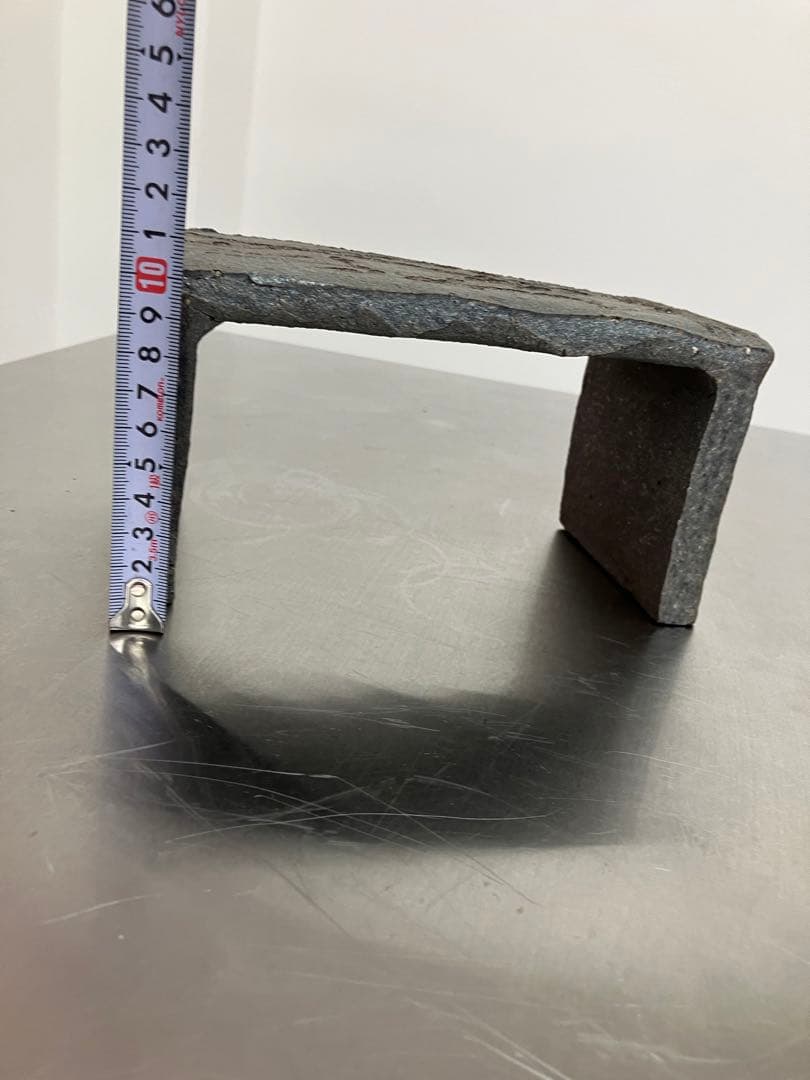 陶器 信楽焼 銀彩の脚付き台 炭化窯変 手作り一品物 お洒落 高級