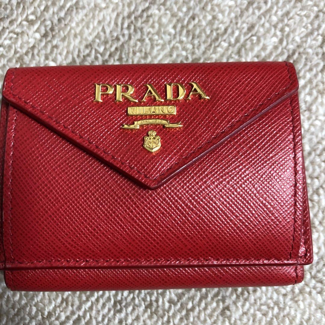 PRADA プラダ 三つ折り財布 レッド PRADA 三つ折り財布 レッド
