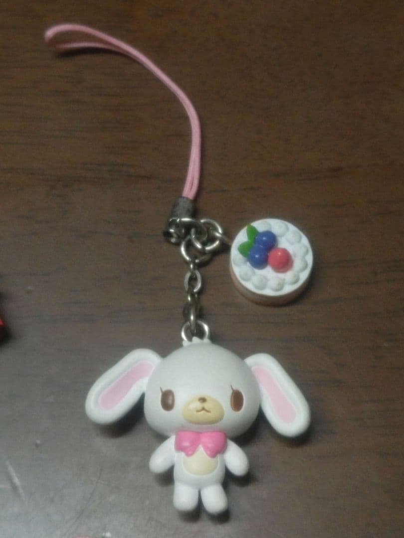 シュガーバニーズ　フィギュアストラップ