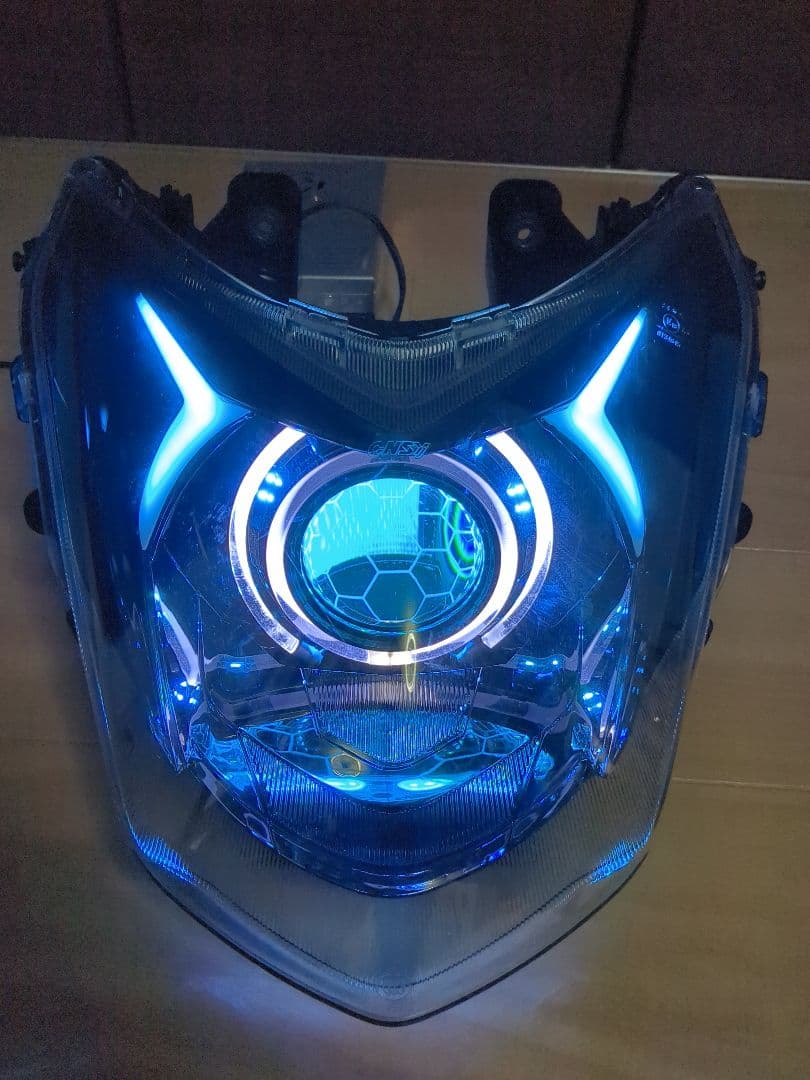 LEDシグナスX 4型 デビルアイ 社外ヘッドライト プロジェクター レインボー