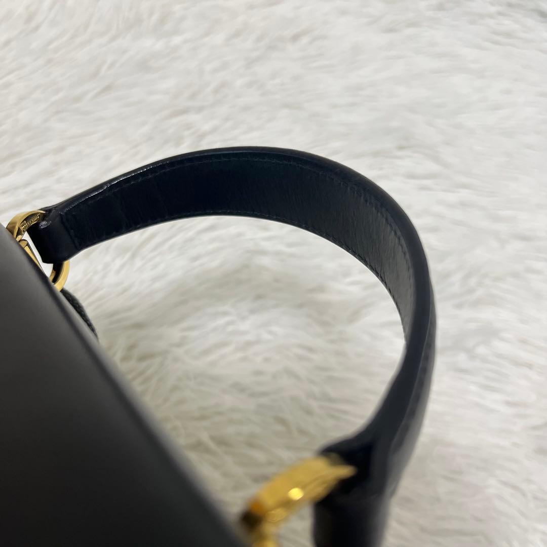 サルヴァトーレフェラガモ ハンドバッグ 2way ブラック ヴァラリボン