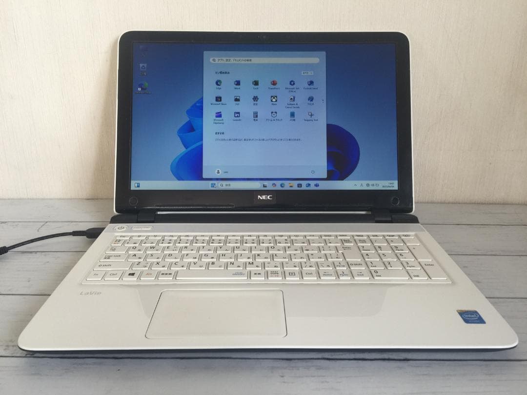NEC PC-NS150AAW 15.6型液晶 フルサイズノートパソコン