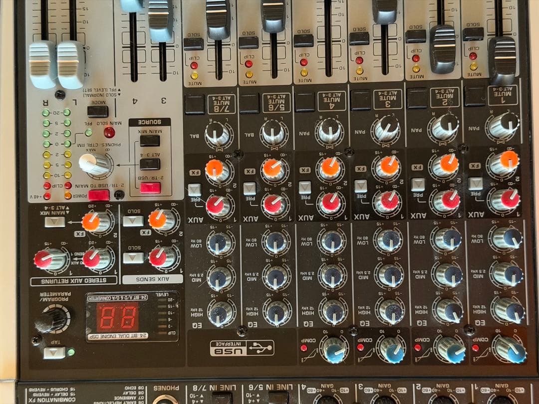 Behringer XENYX X1204USB アナログミキサー