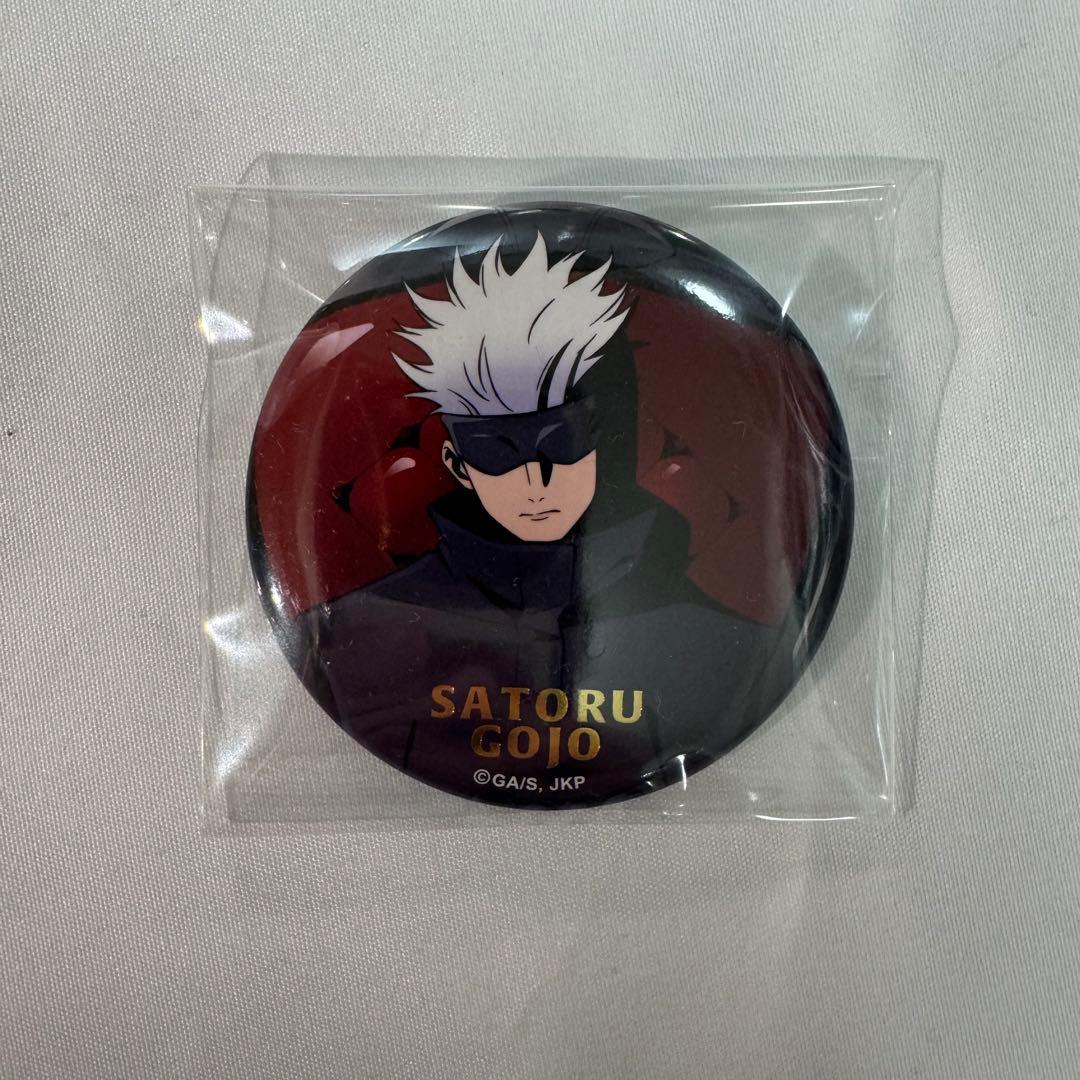 呪術廻戦 プラザ ロフト Chair:Red 箔押し 缶バッジ 五条悟 - メルカリ