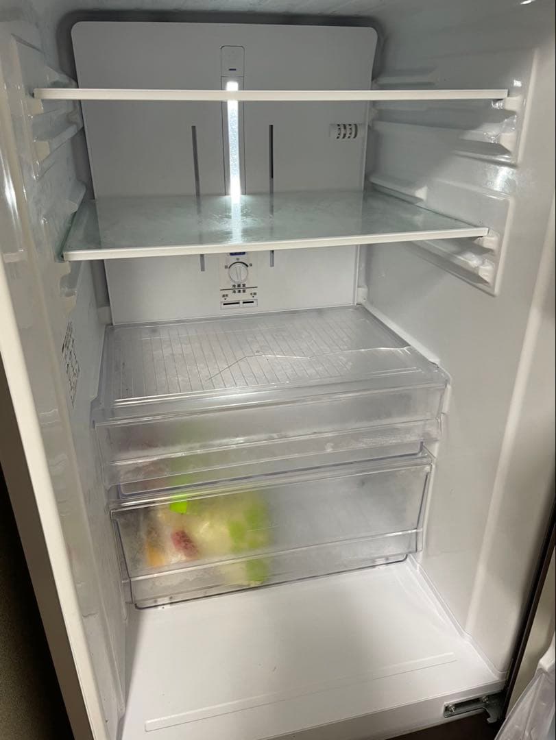 ブラウン　シャープ冷蔵庫 8年使用