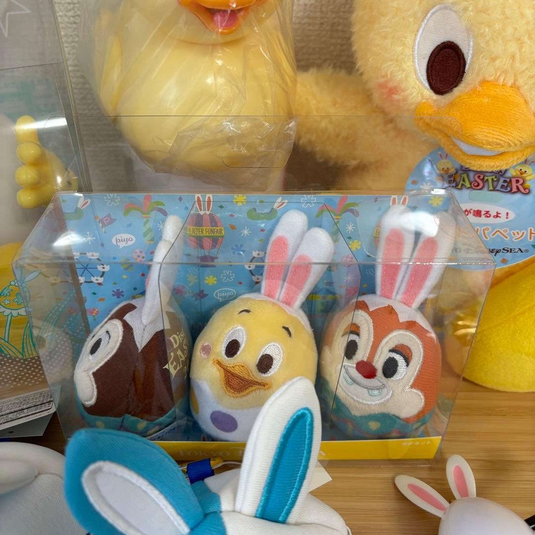 ディズニー　イースター　うさたま　グーフィー　うさぴよ　ぬいぐるみバッジ