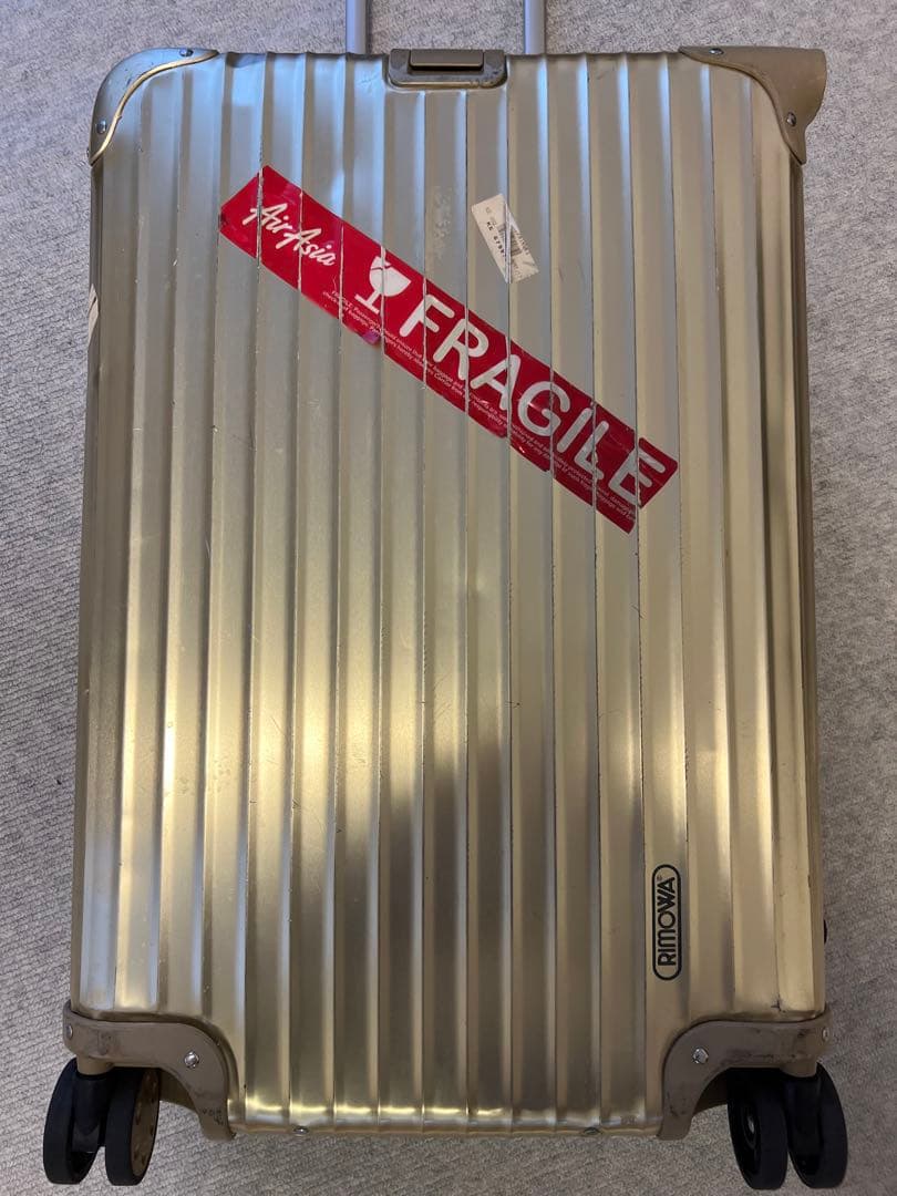 あーや☆さんさん専用 希少 4輪RIMOWA シャンパンゴールド - メルカリ