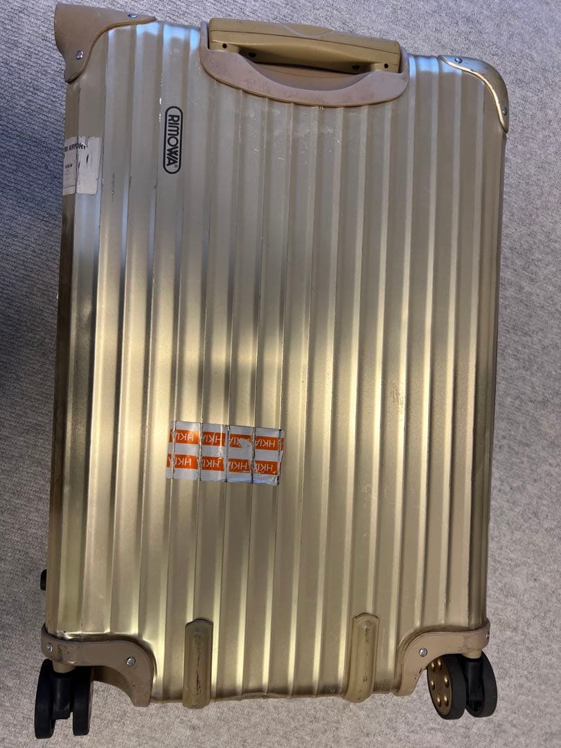 あーや☆さんさん専用 希少 4輪RIMOWA シャンパンゴールド - メルカリ