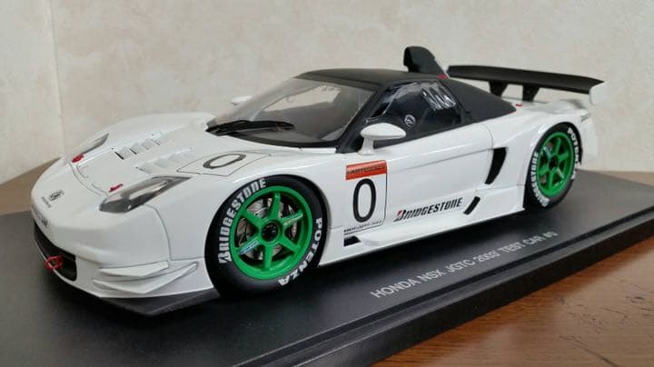 TAKATA nsx 1/18 モデルカー autoart ショーケース付き TAKATA nsx 1