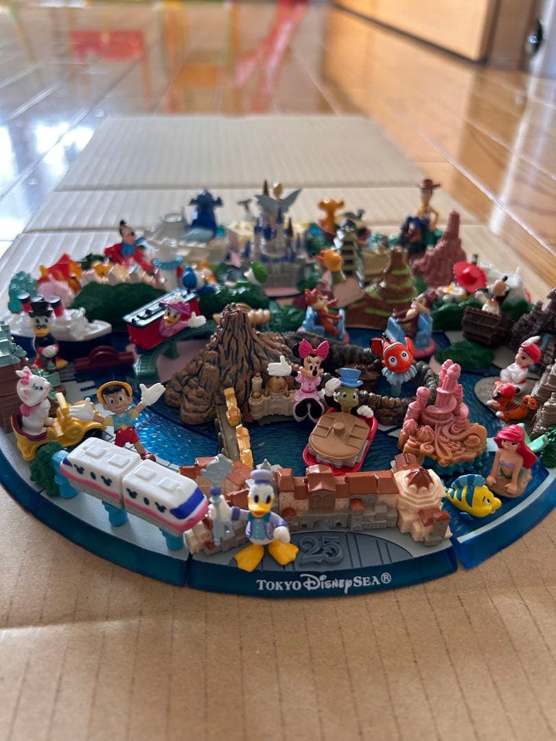 非売品　東京ディズニーリゾート25周年記念 ジオラマフィギュア