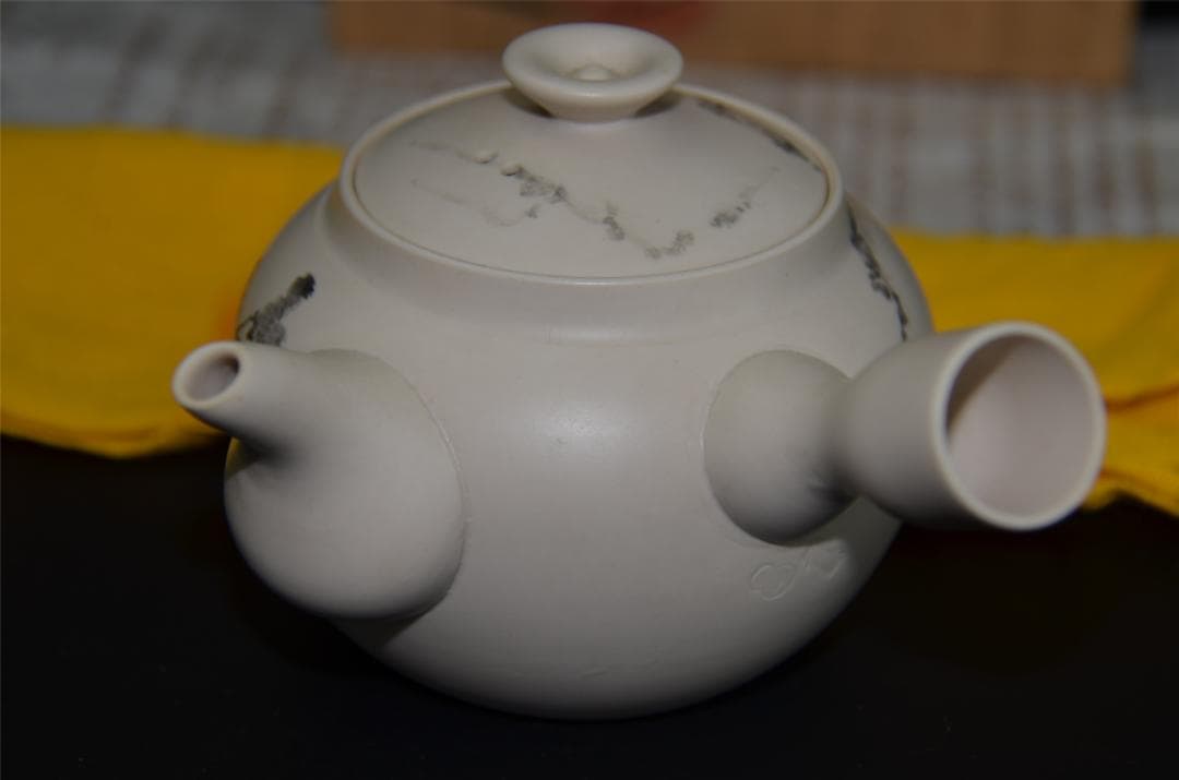 万古焼 酔月作 白泥 風景画の白い陶器急須 木箱付き