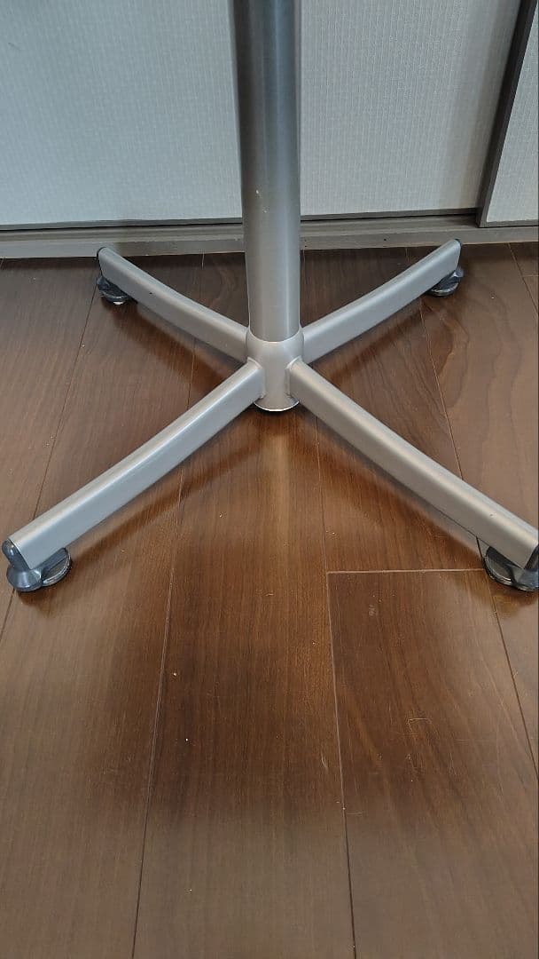 カフェテーブル　A　アジャスター付き 60cm✕70cm　木製天板