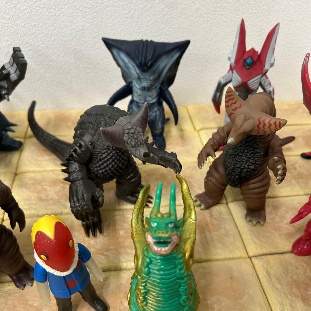 ウルトラマン　怪獣フィギュア 15体セット