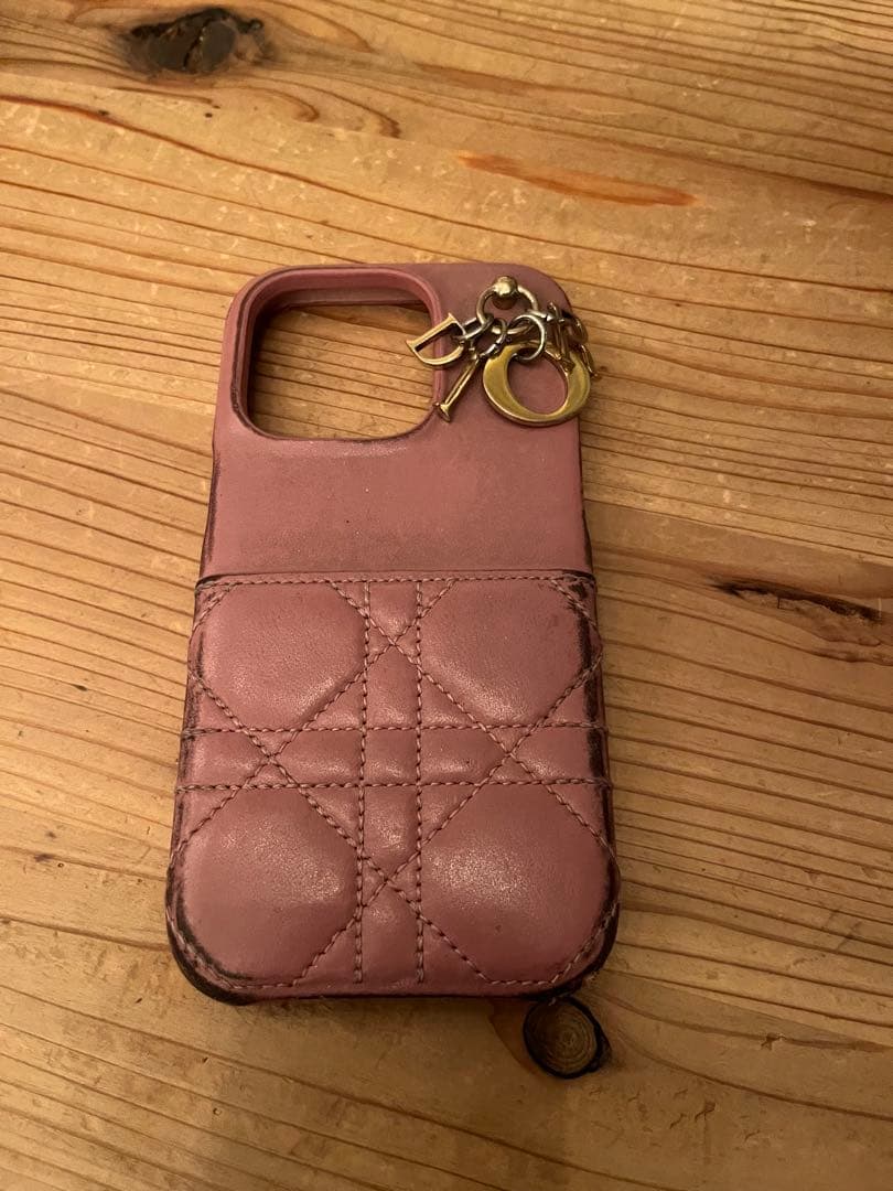 Christian Dior ブラックキルティングiPhone14pro Christian Dior