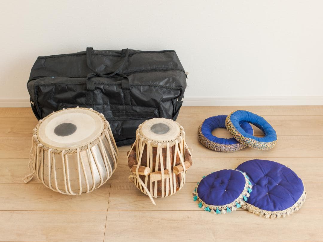 インド打楽器 タブラ&バヤンセット 台座付き 希少】インド打楽器